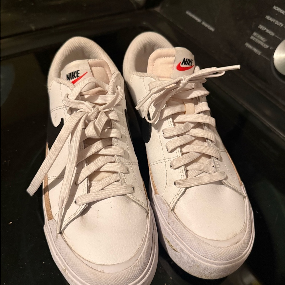 Nike Court Legacy Lift Sneakers Sz 9
